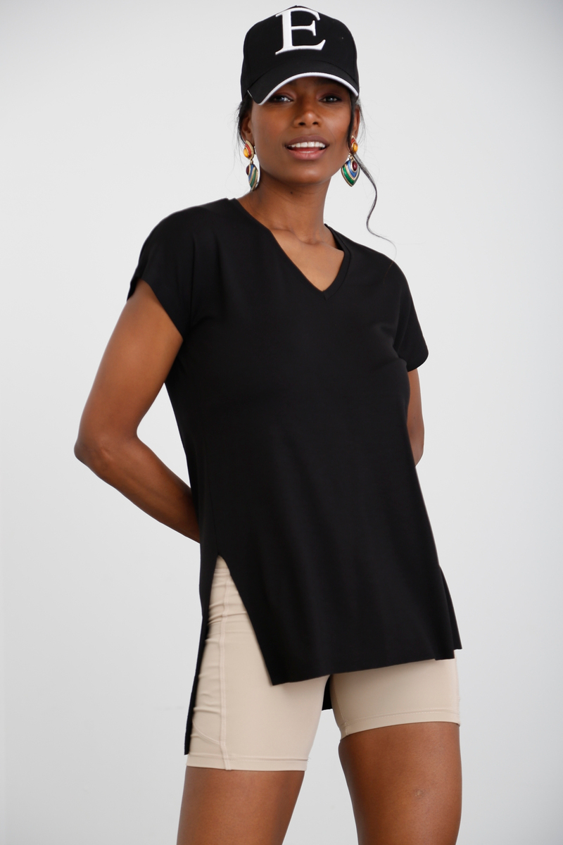 Siyah V Yaka Yırtmaçlı Tshirt 1281