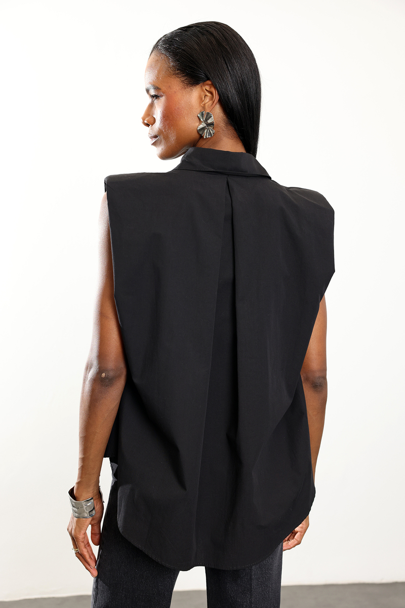 Siyah Vatkalı Kolsuz Gömlek 0016