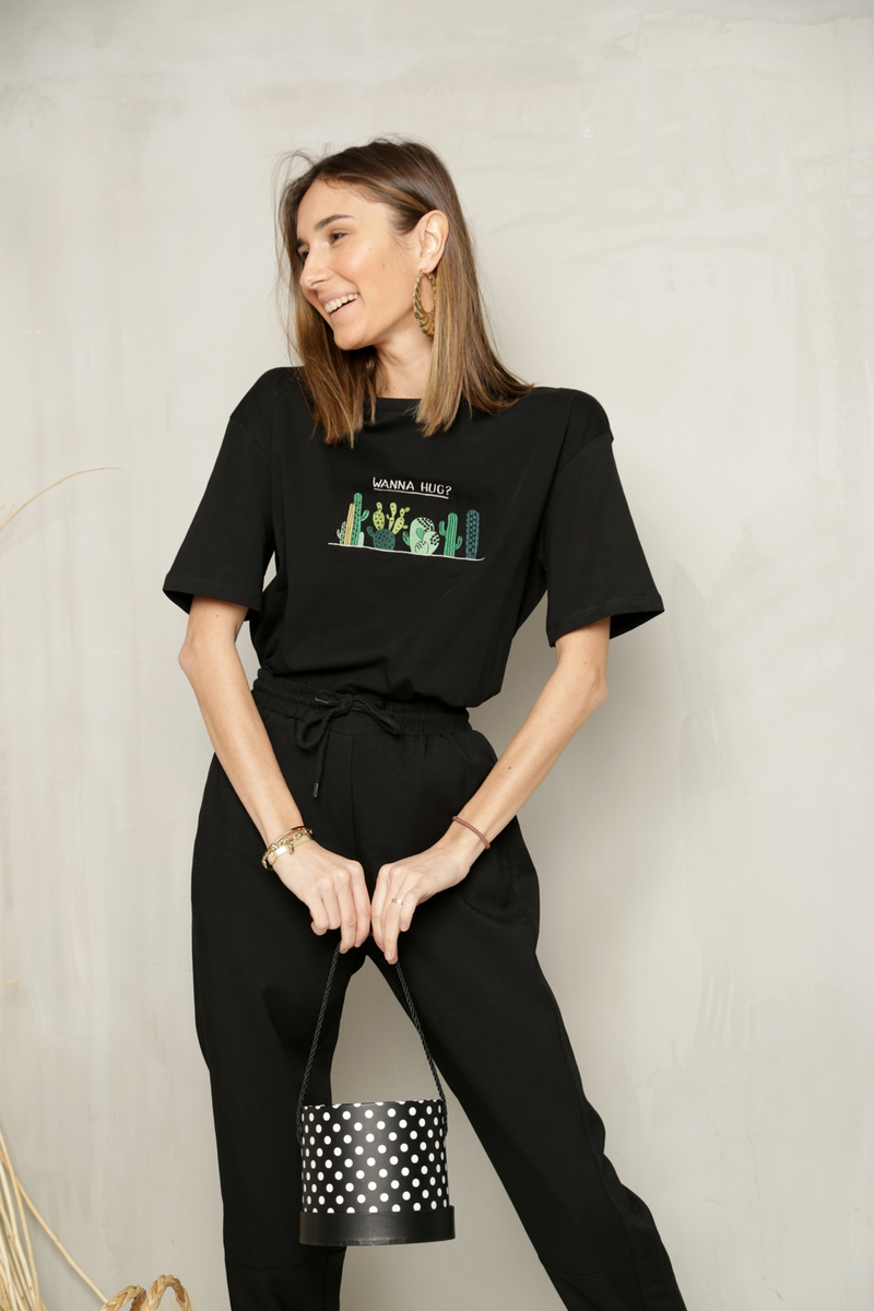 Siyah Wanna Hug İşlemeli Tshirt 6015