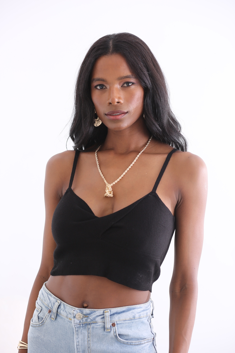 Siyah Yaka Detaylı Crop 
