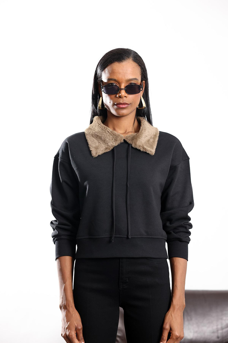Siyah Yakası Peluş Detaylı Sweatshırt 17403