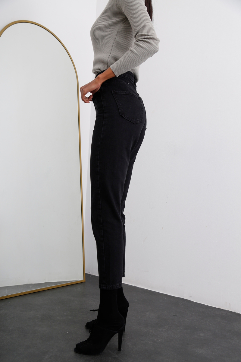 Siyah Yüksek Bel Mom Fit Jean 