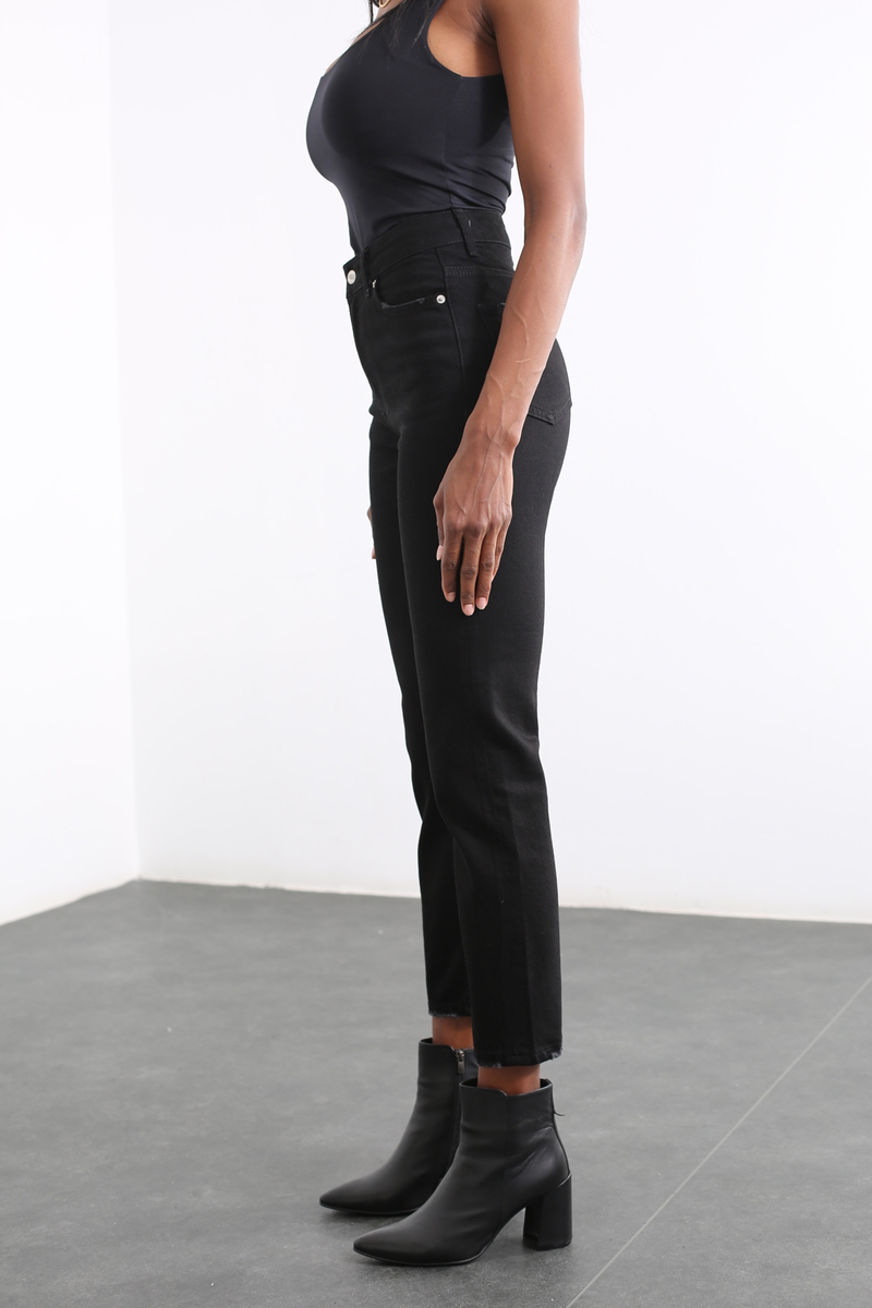 Siyah Yüksek Bel Mom Fit Jean 209