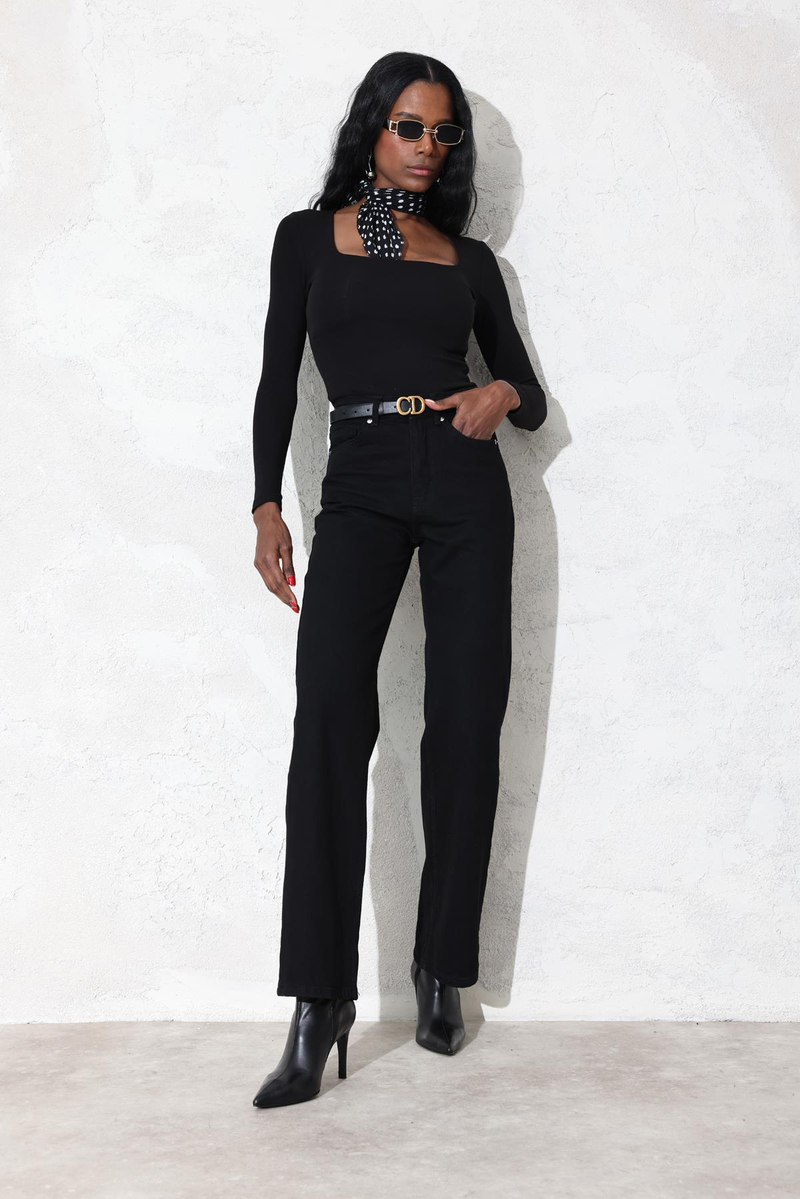 Siyah Yüksek Bel Straight Jean 