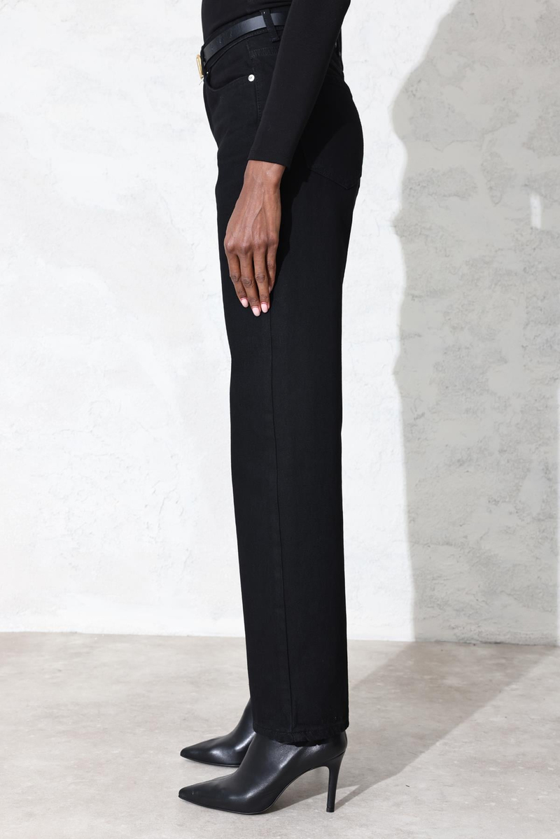Siyah Yüksek Bel Straight Jean 