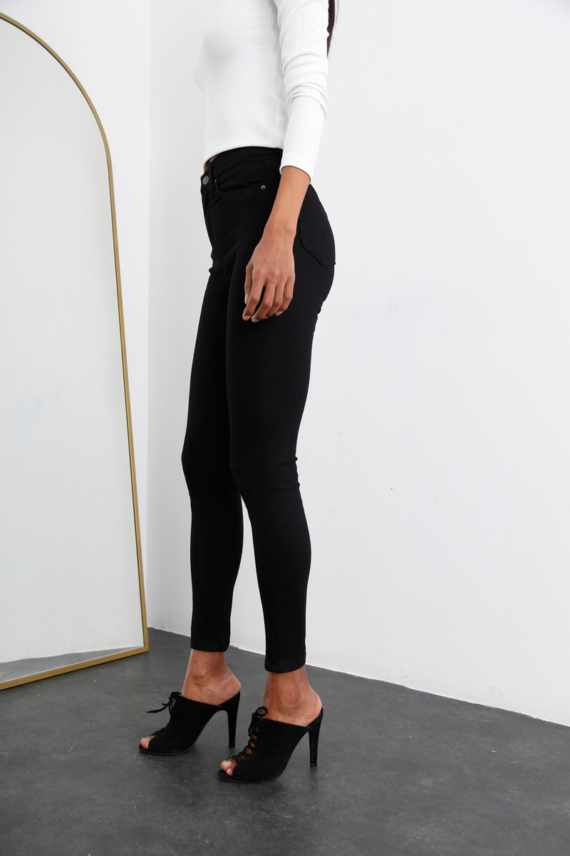 Siyah Yüksek Bel Toparlayan Slim Fit Jean 