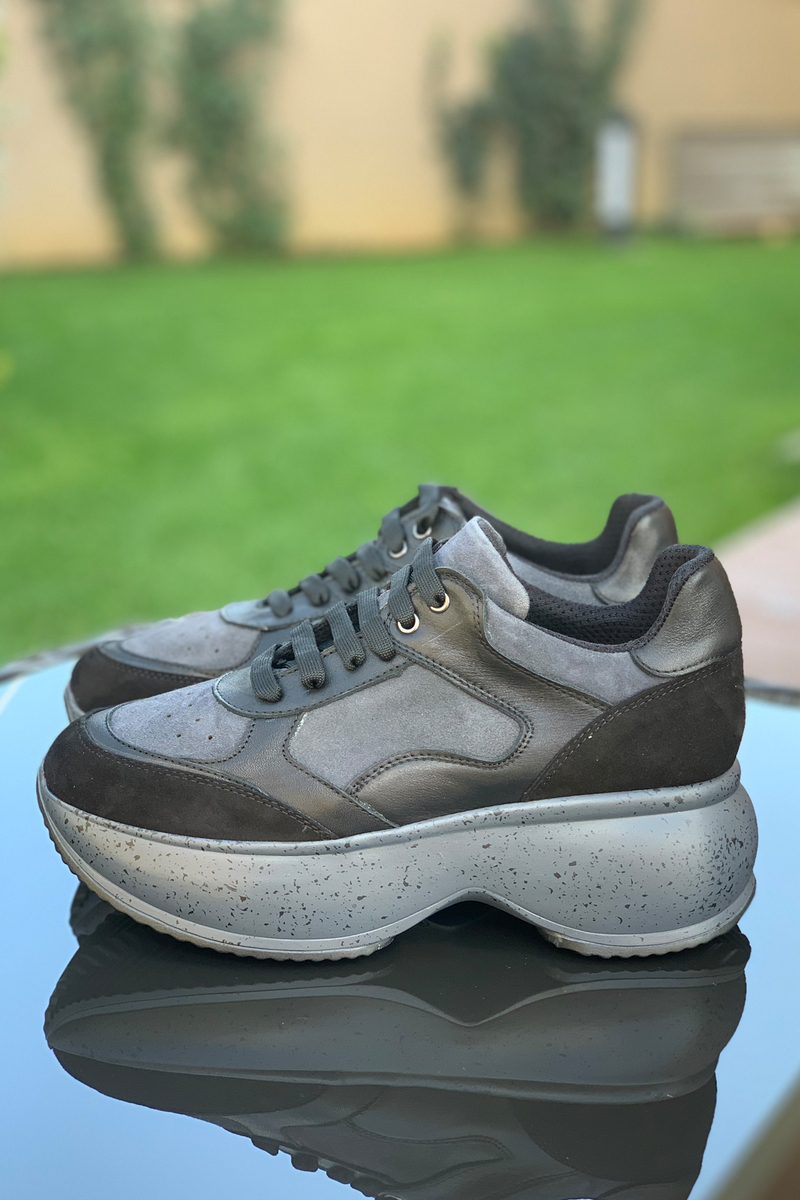 Siyah Yüksek Taban Sneaker