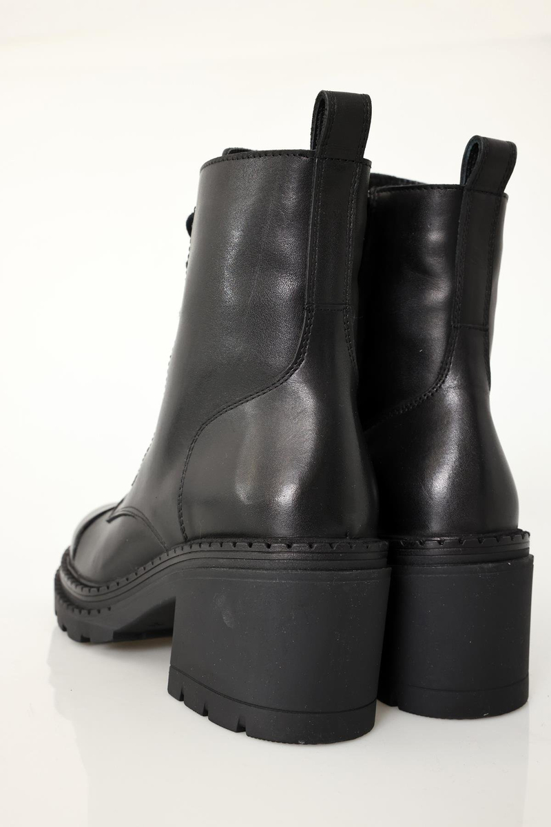 Siyah Yüksek Tabanlı Postal 24428