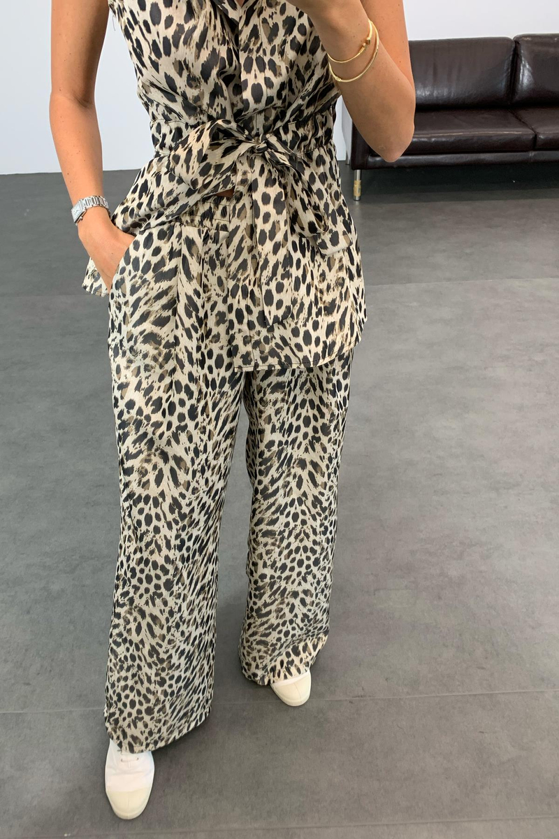 Sütlü Kahve Leopar Desen Yelek Pantolon Takım 