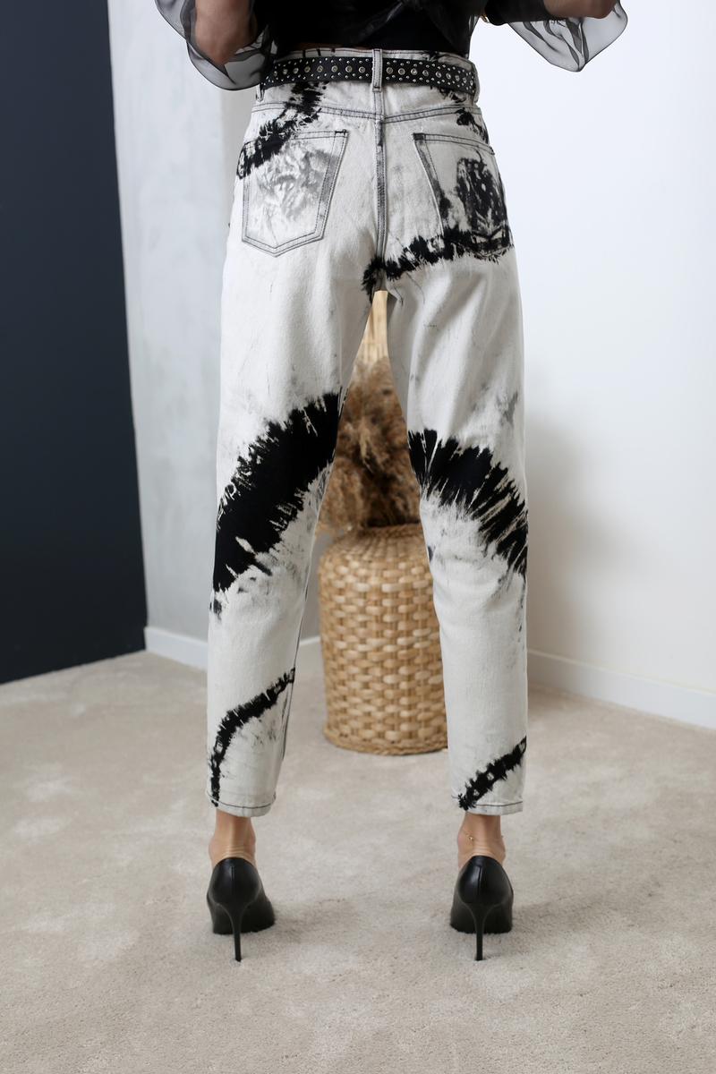 Taş Eskitmeli Mom Fit Jean 