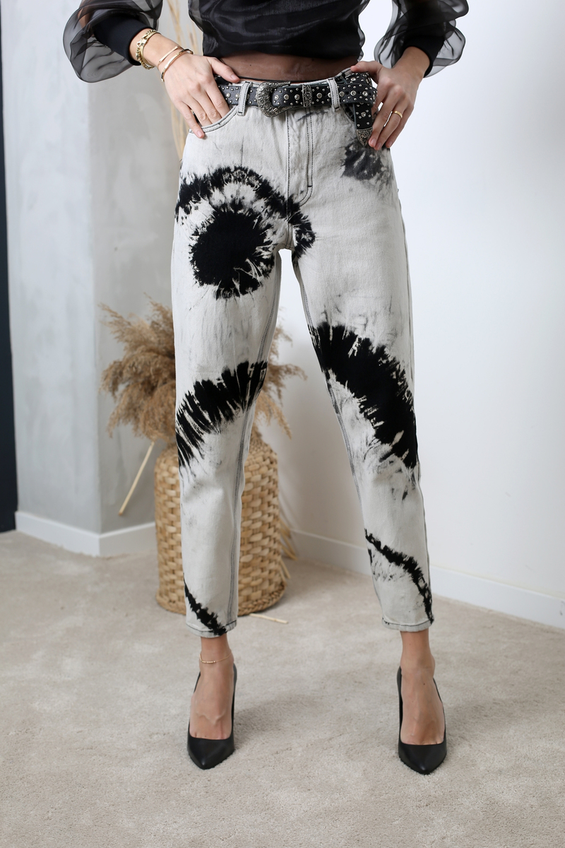 Taş Eskitmeli Mom Fit Jean 