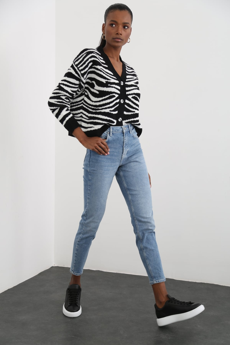 Yıkamalı Mavi Mom Fit Jean 