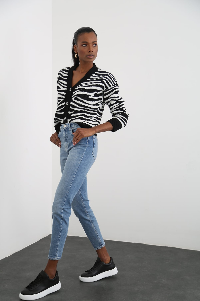Yıkamalı Mavi Mom Fit Jean 