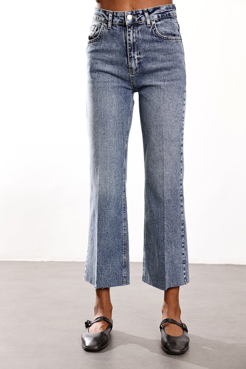 Yıkamalı Mavi Yüksek Bel Mini Flare Jean 2005