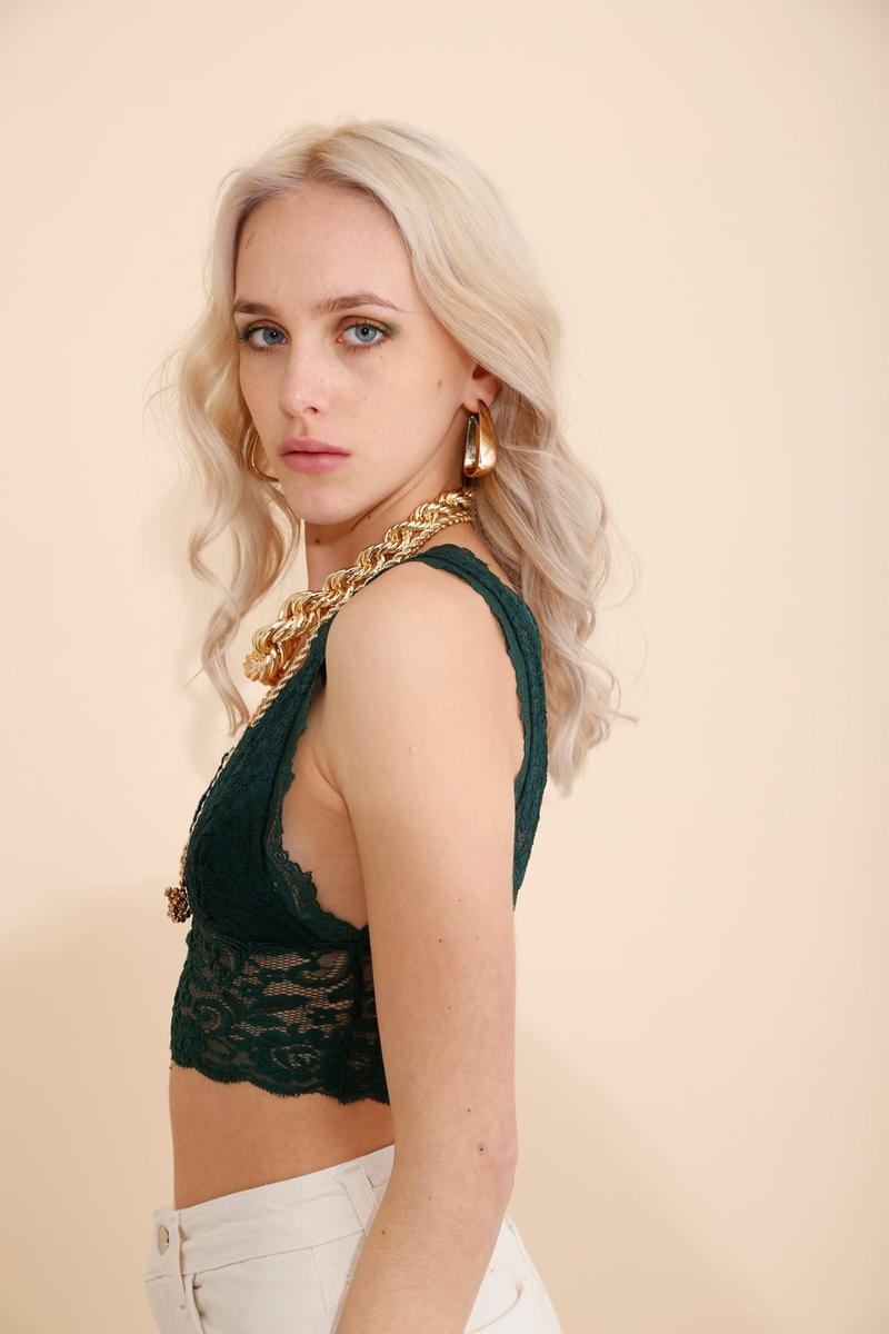Zümrüt Dantelli Bralet 