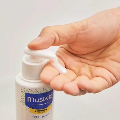 Mustela Cold Cream İçeren Besleyici Şampuan 300 ml