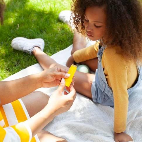 Mustela Yüksek Koruma SPF50+ Stick Güneş Kremi 9 ml
