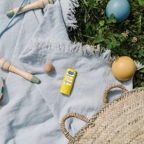 Mustela Yüksek Koruma SPF50+ Stick Güneş Kremi 9 ml