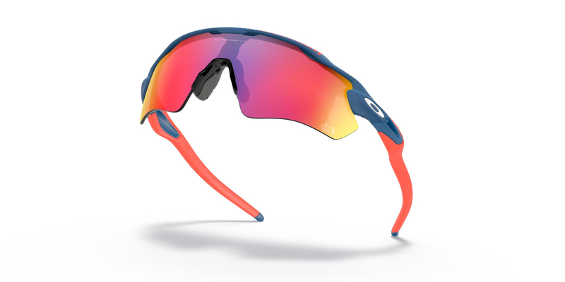 OAKLEY OO 9208 9208C3 38
