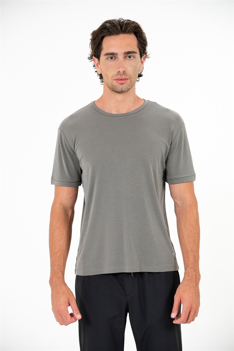 Bisiklet Yaka Kol Ucu Duble Erkek T-shirt