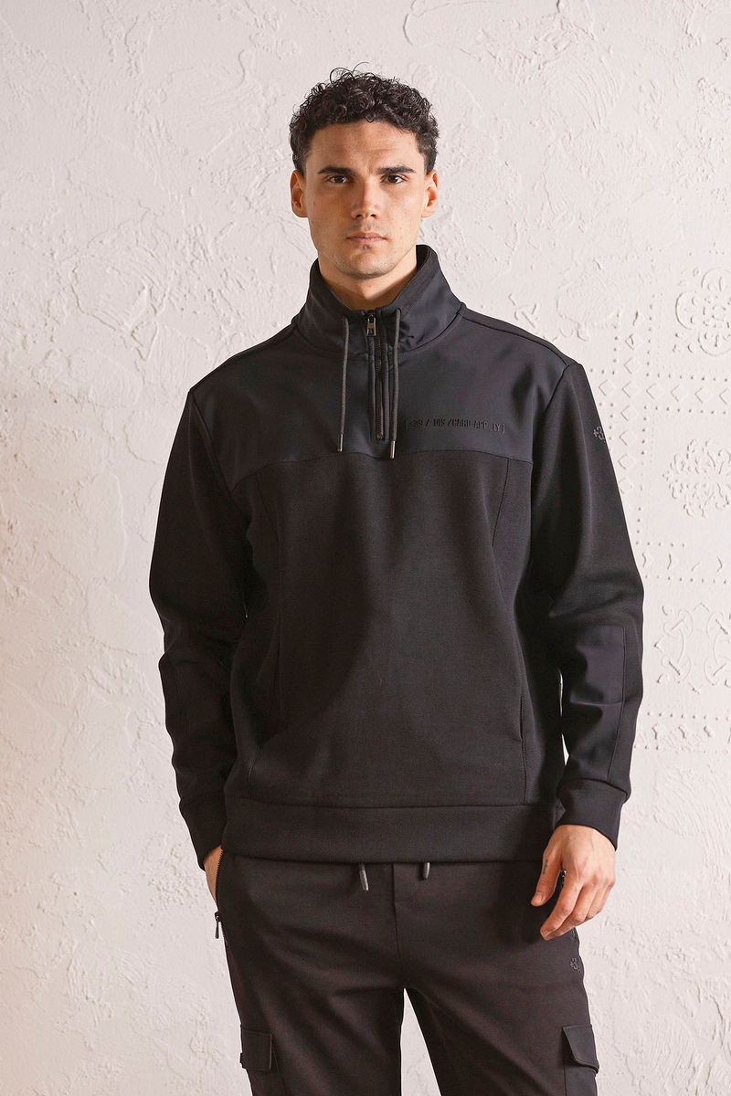 Dik Yaka Garni Detaylı Erkek Sweatshirt