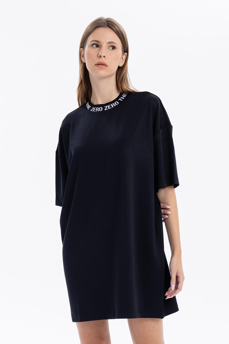 Yakası Zero Nakışlı Oversize Kadın Elbise