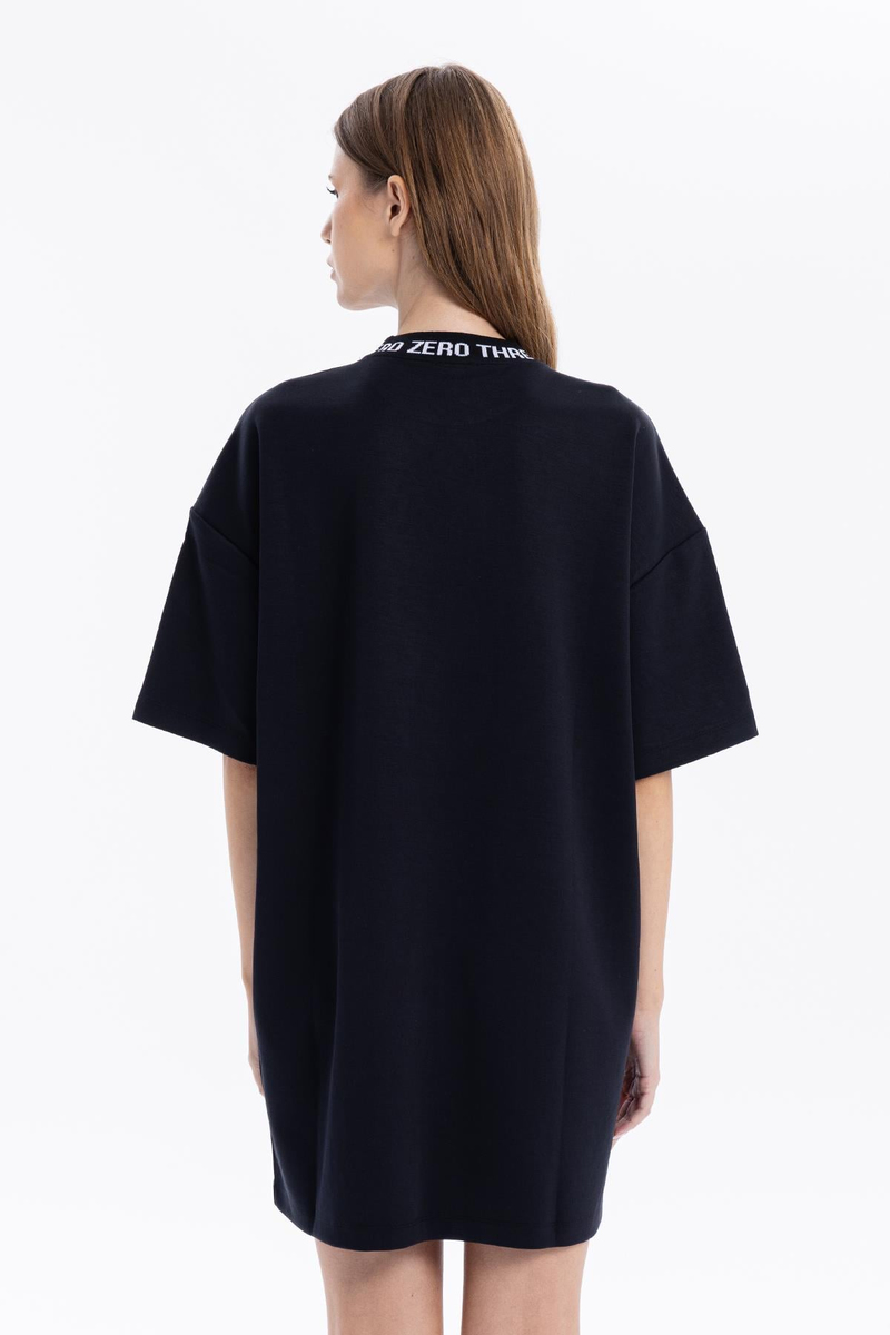 Yakası Zero Nakışlı Oversize Kadın Elbise