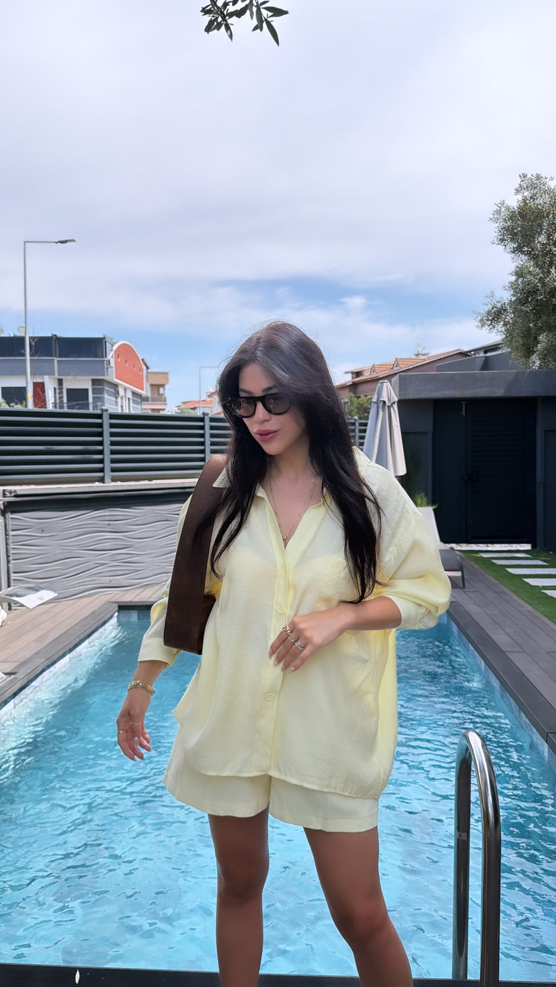 Açık Sarı İpek Dökümlü Gömlek