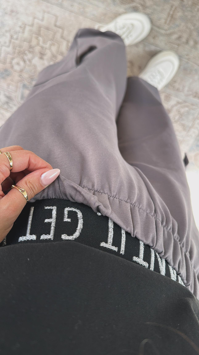 Antrasit Beli Lastik Detaylı Yazılı Eşofman