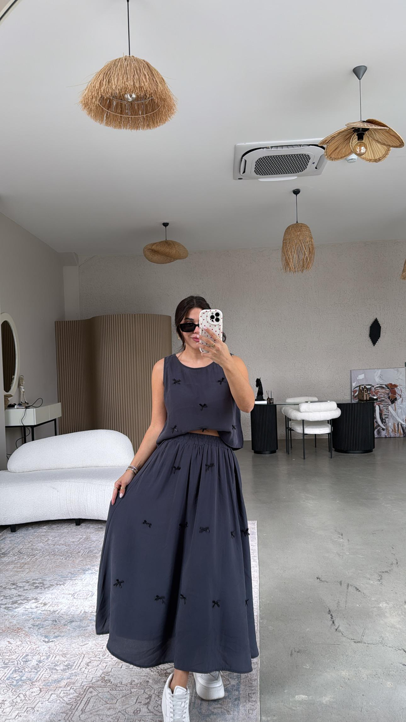 Antrasit Fiyonk Detaylı Etek Bluz Tensel Takım