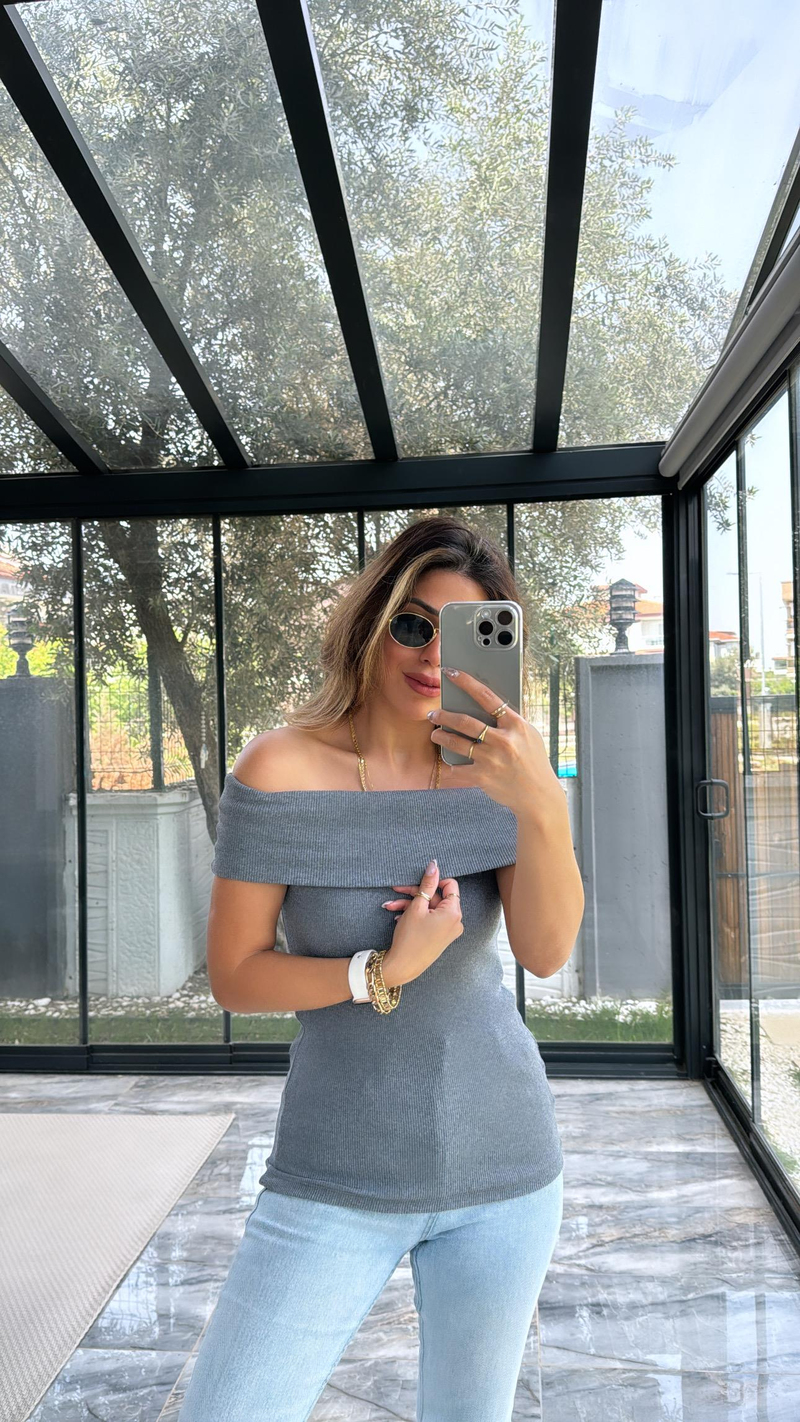 Antrasit Madonna Kısa Kol Bluz