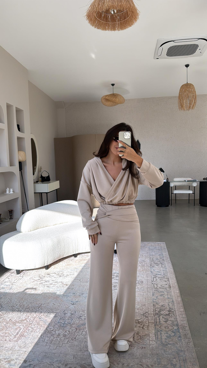 Bej Beli Detaylı Oys Kruvaze Takım