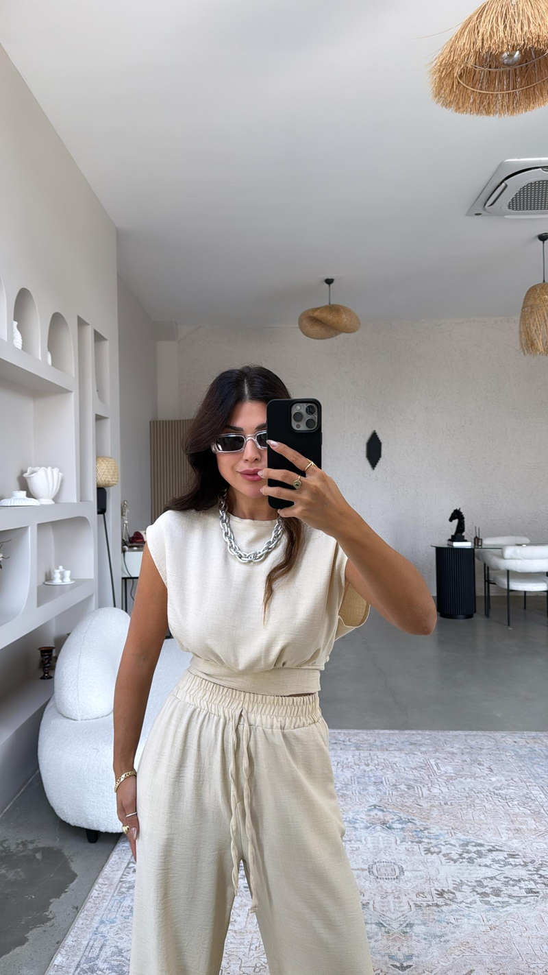 Bej Kuşak Detaylı Pantolon Bluz Takım