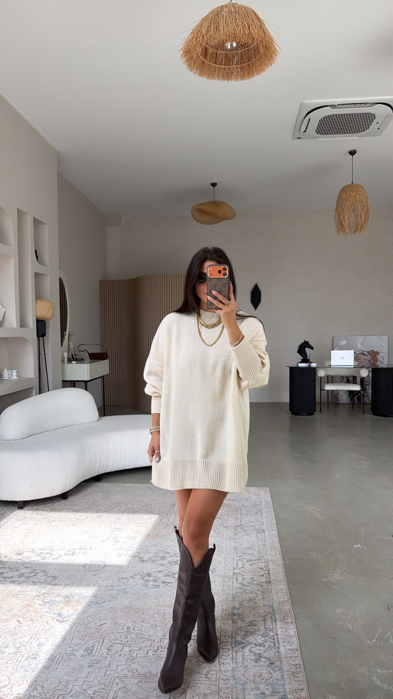 Bej Uzun Oversize Yanları Yırtmaçlı Triko