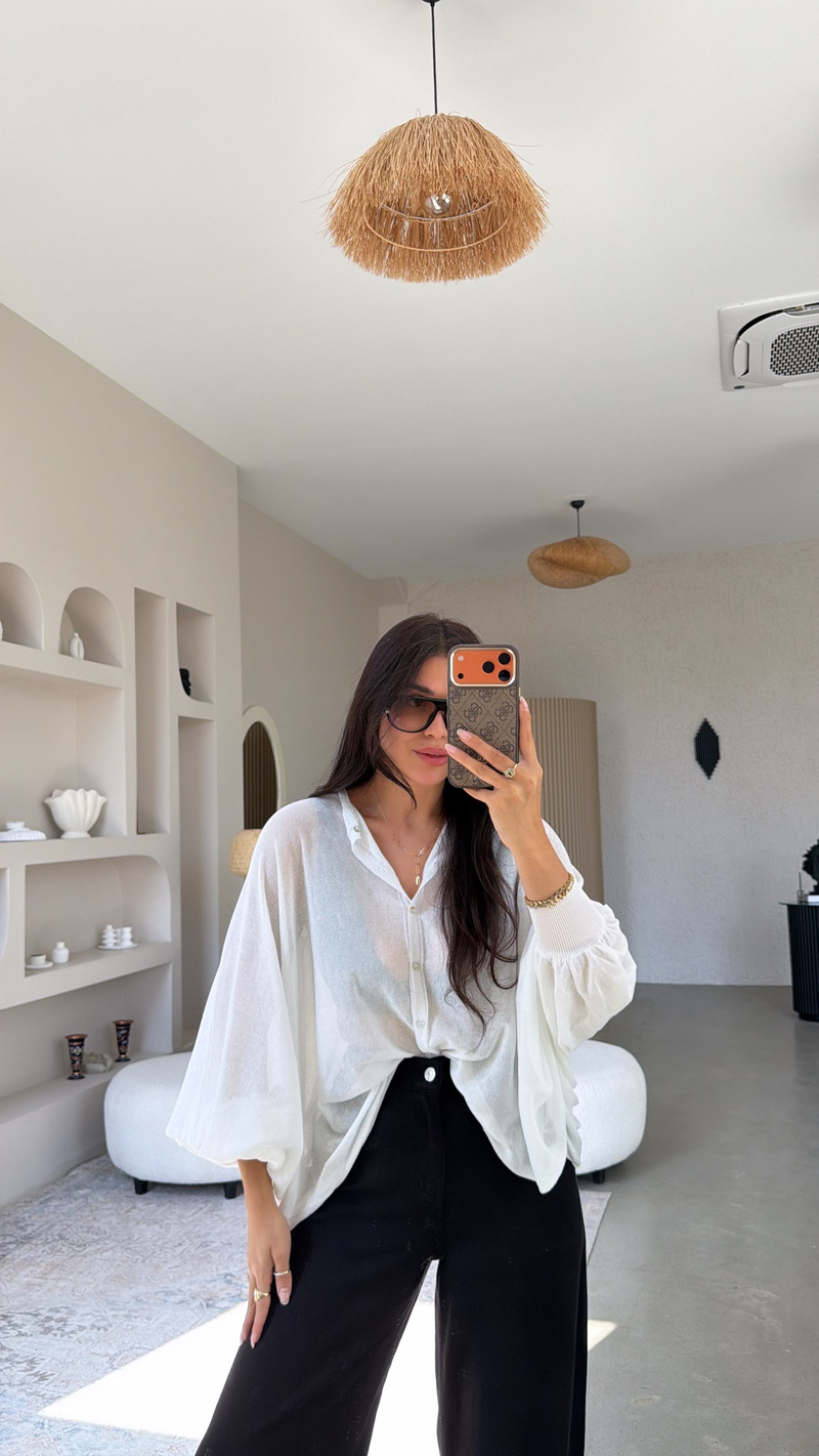 Beyaz Balon Kollu Transparan Salaş Merserize Triko Bluz