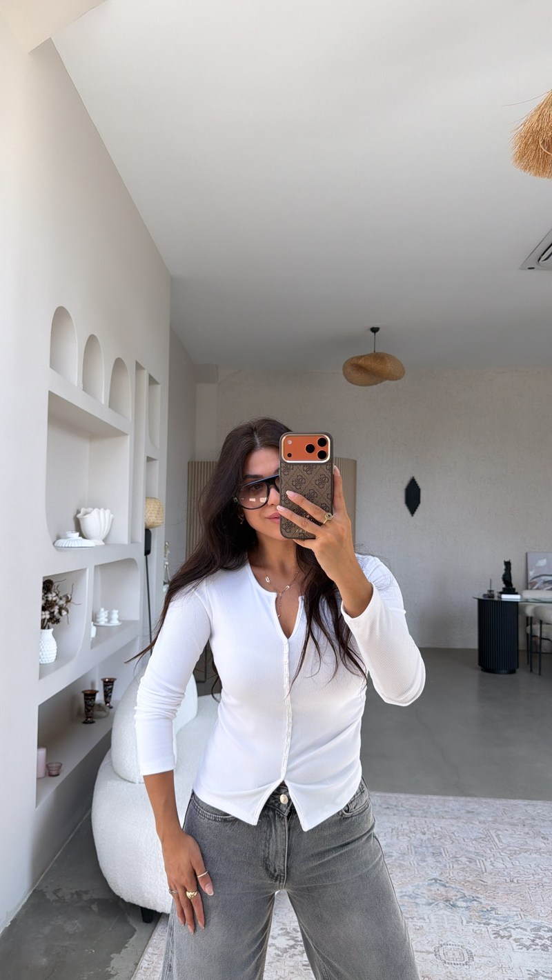 Beyaz Düğmeli Uzun Kol Ribana Bluz