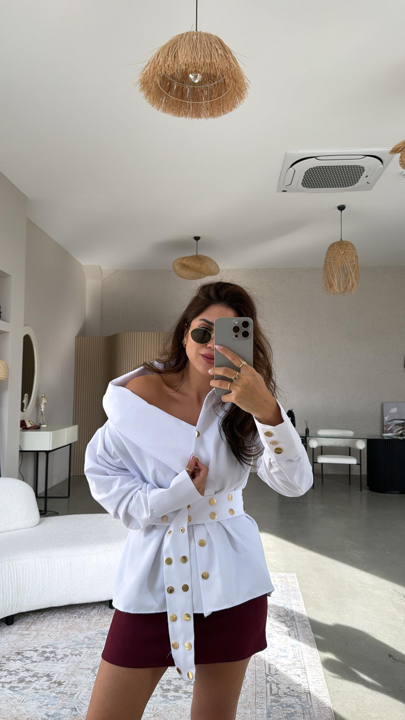 Beyaz Gold Detaylı Tasarım Muadil Gömlek