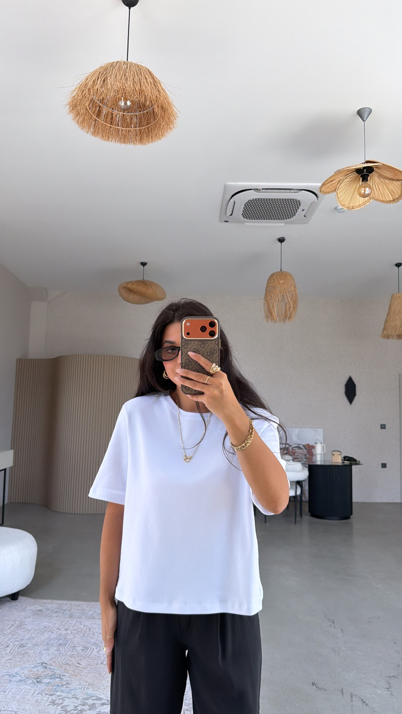 Beyaz İnterlok Kumaş Bisiklet Yaka Vatkalı Tshirt