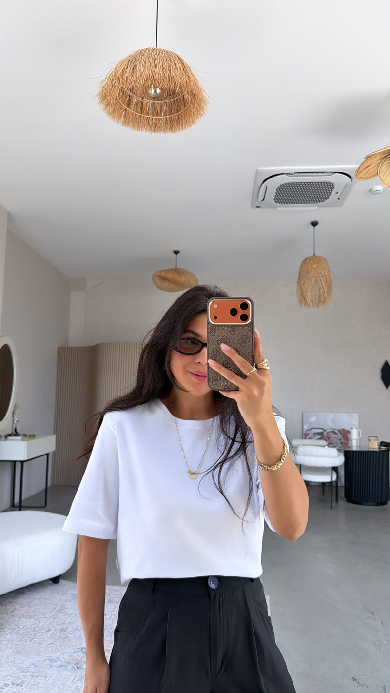 Beyaz İnterlok Kumaş Bisiklet Yaka Vatkalı Tshirt