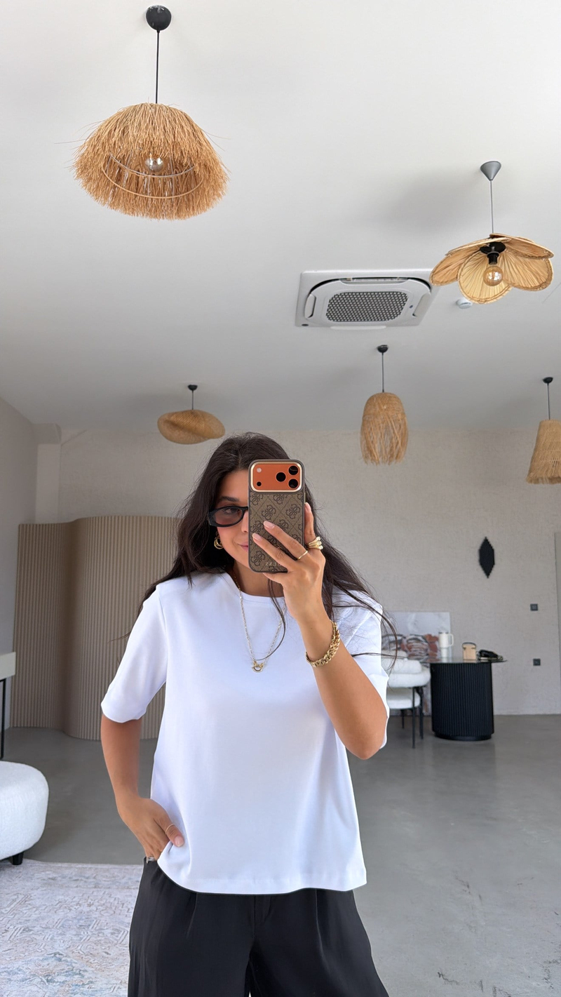 Beyaz İnterlok Kumaş Bisiklet Yaka Vatkalı Tshirt