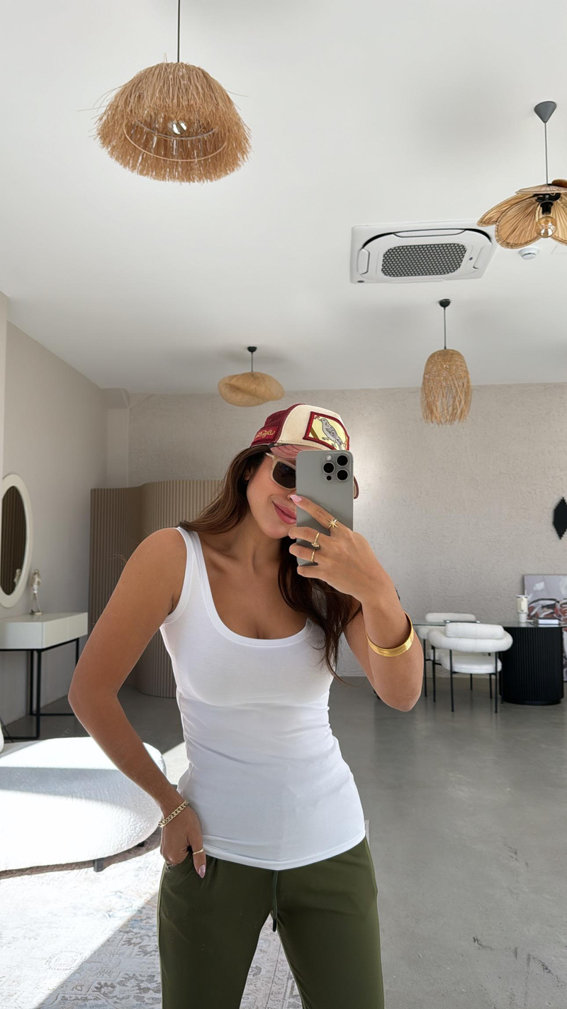 Beyaz Oval Yaka Pamuklu Atlet