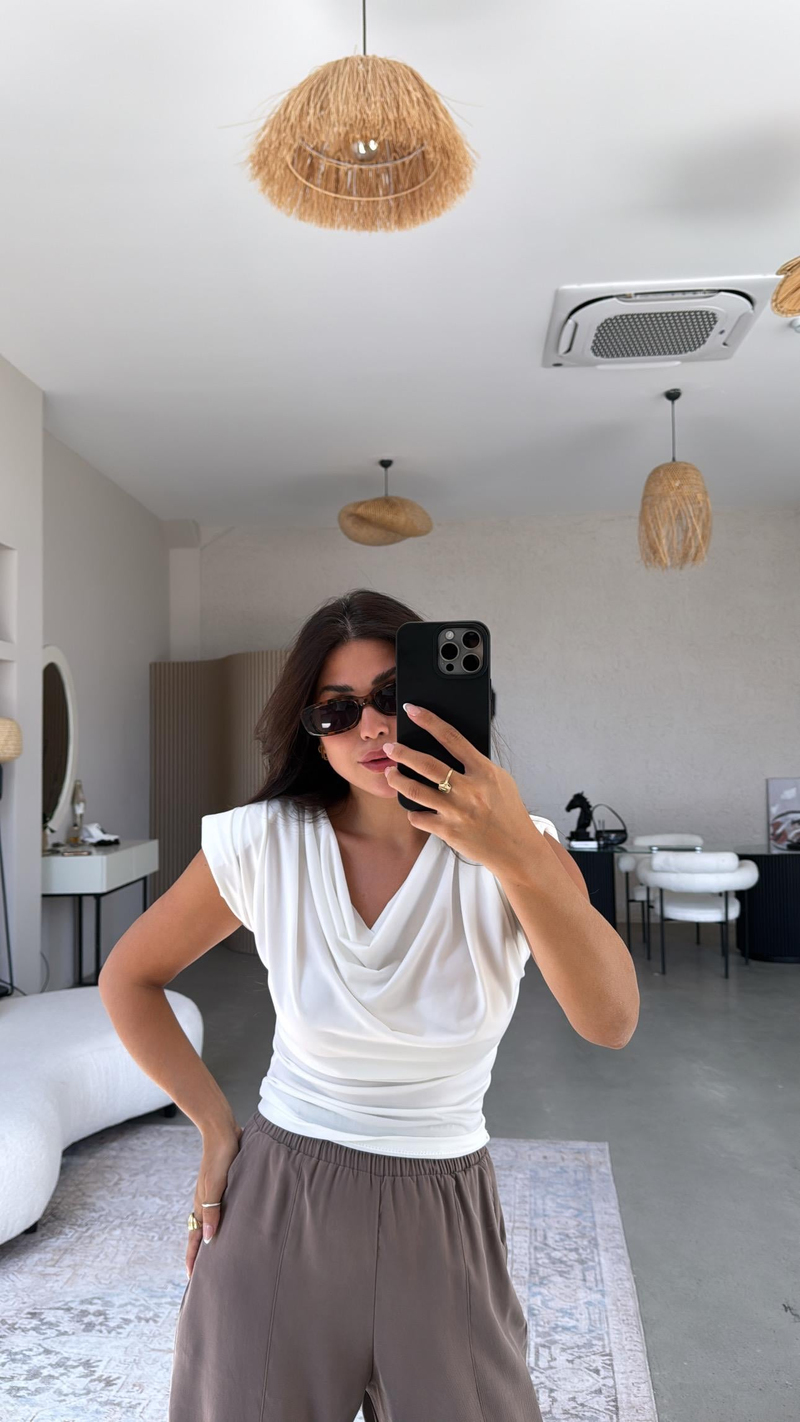 Beyaz Sandy Vatkalı Degaje Yaka Bluz