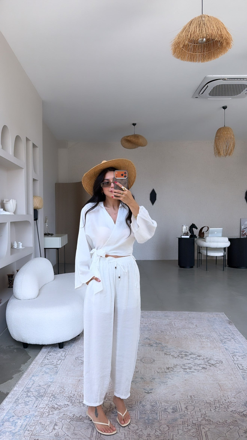 Beyaz Şort Astarlı Tensel Kumaş Beli Lastikli Pantolon
