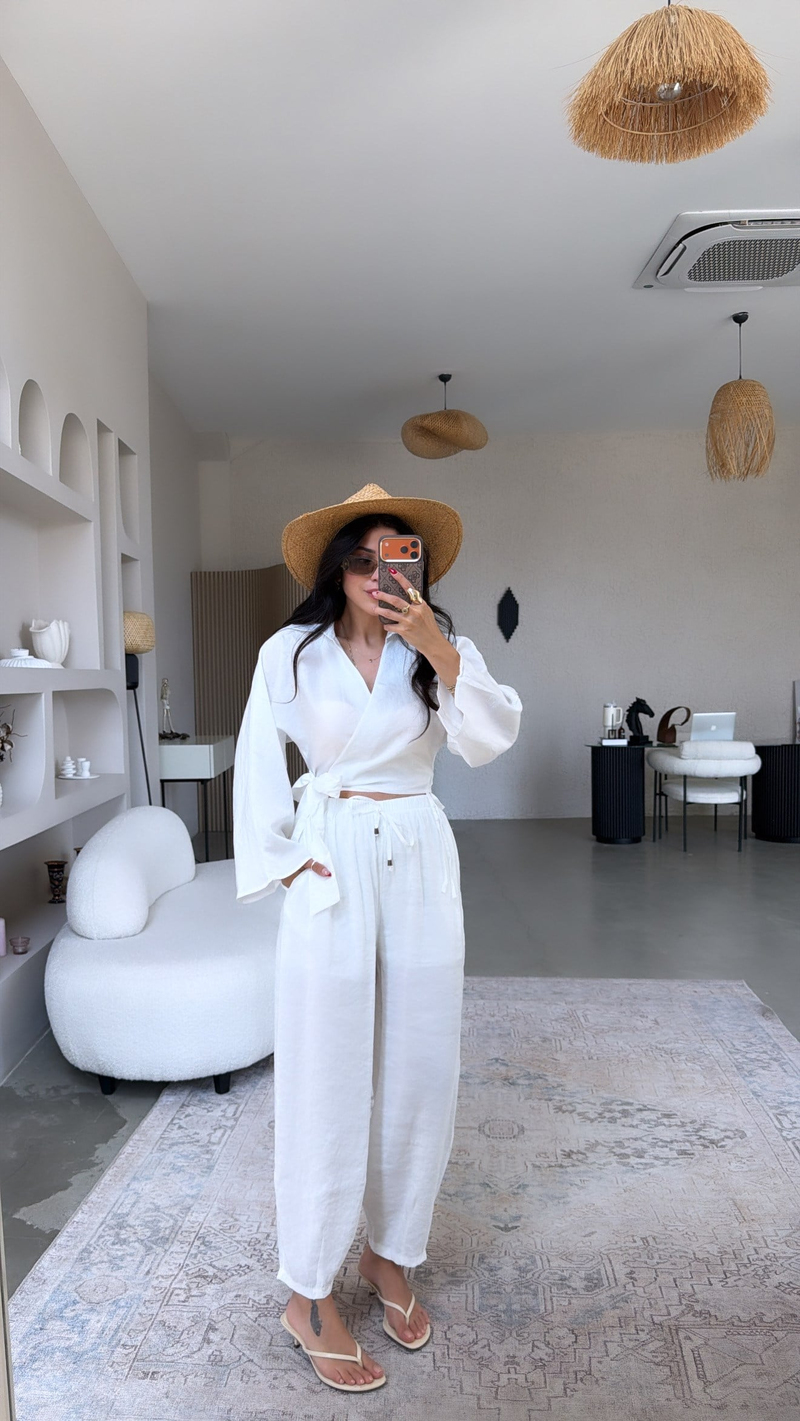Beyaz Şort Astarlı Tensel Kumaş Beli Lastikli Pantolon