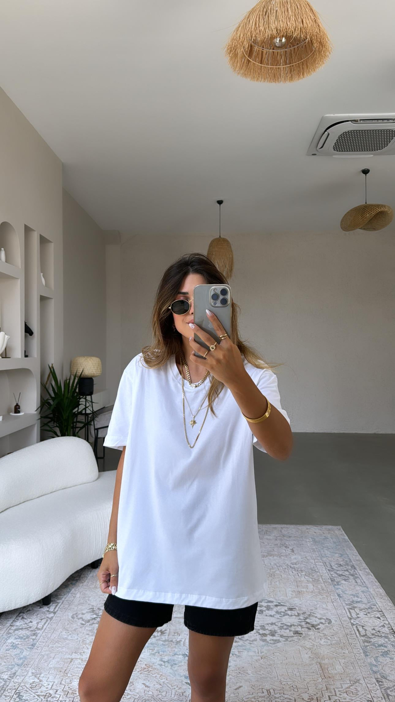 Beyaz V Yaka Oversize Tshirt
