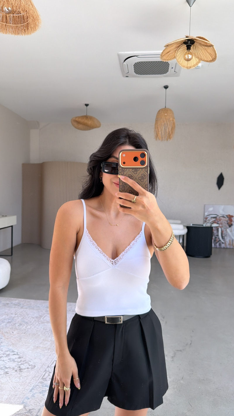 Beyaz Yaka Dantel Detaylı Crop Pamuk Atlet