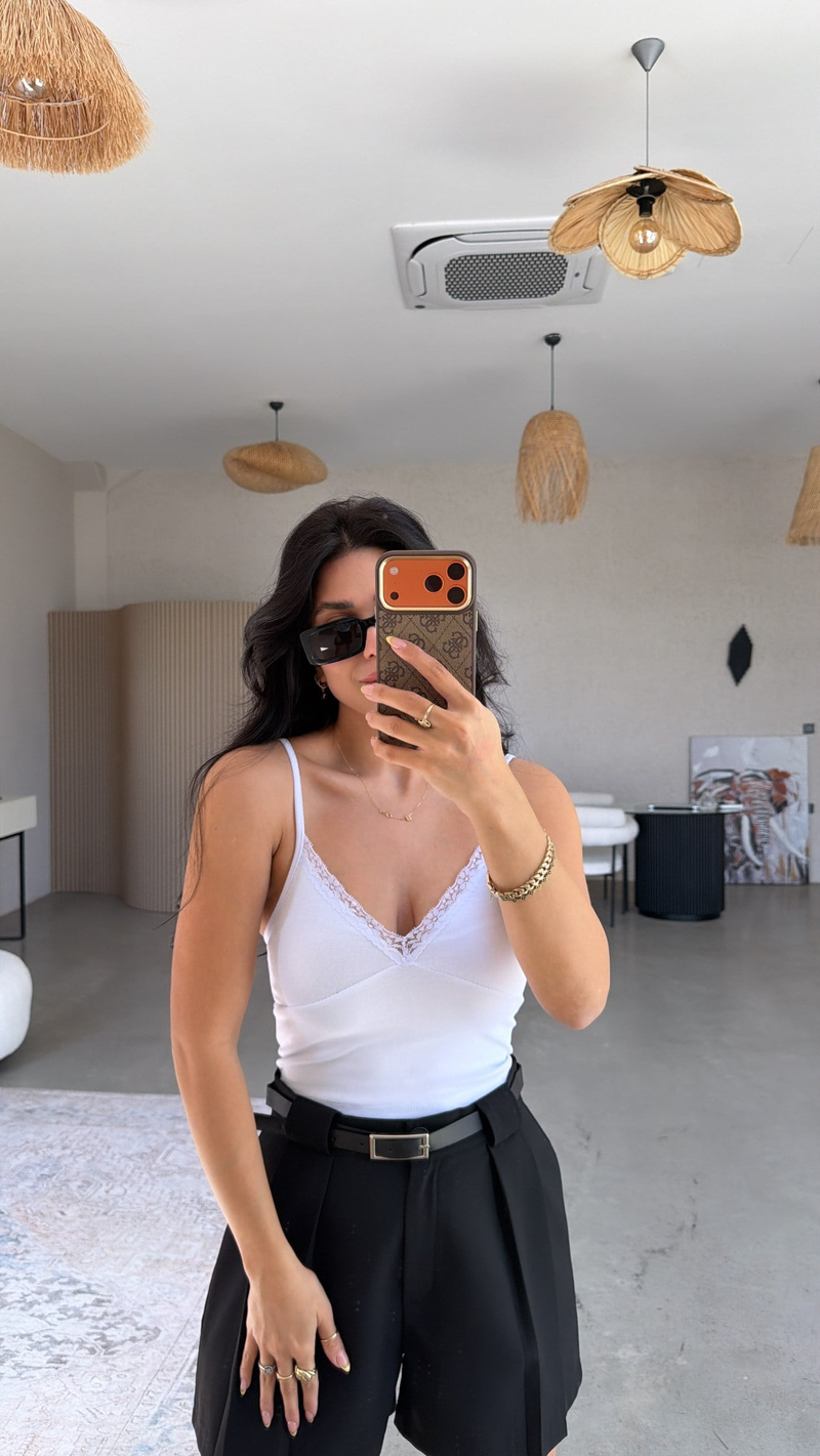 Beyaz Yaka Dantel Detaylı Crop Pamuk Atlet