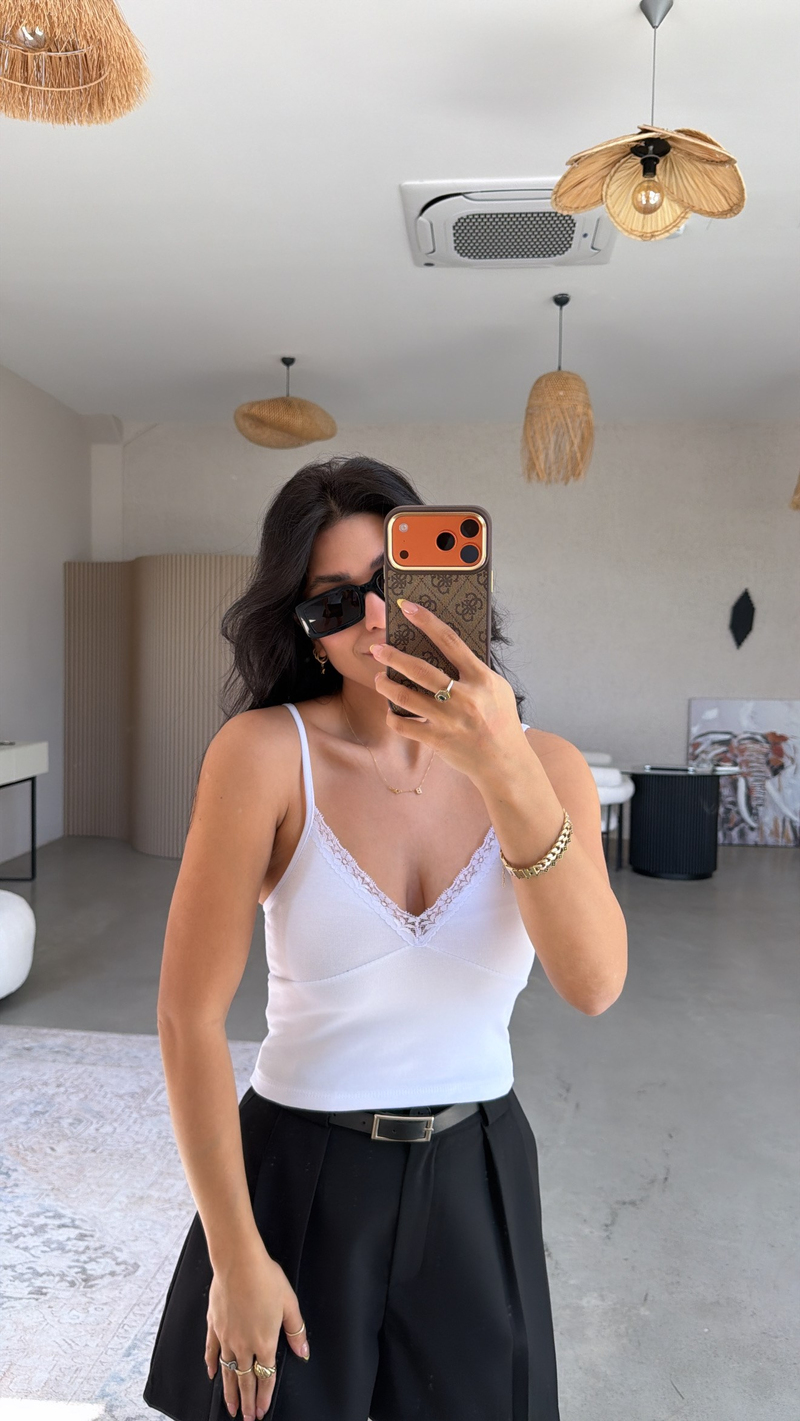Beyaz Yaka Dantel Detaylı Crop Pamuk Atlet