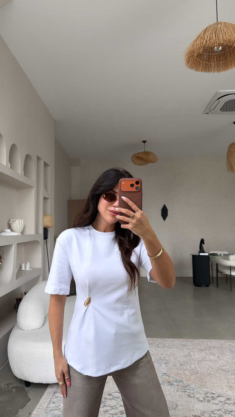 Beyaz Yan Aksesuarlı Dlv Tshirt