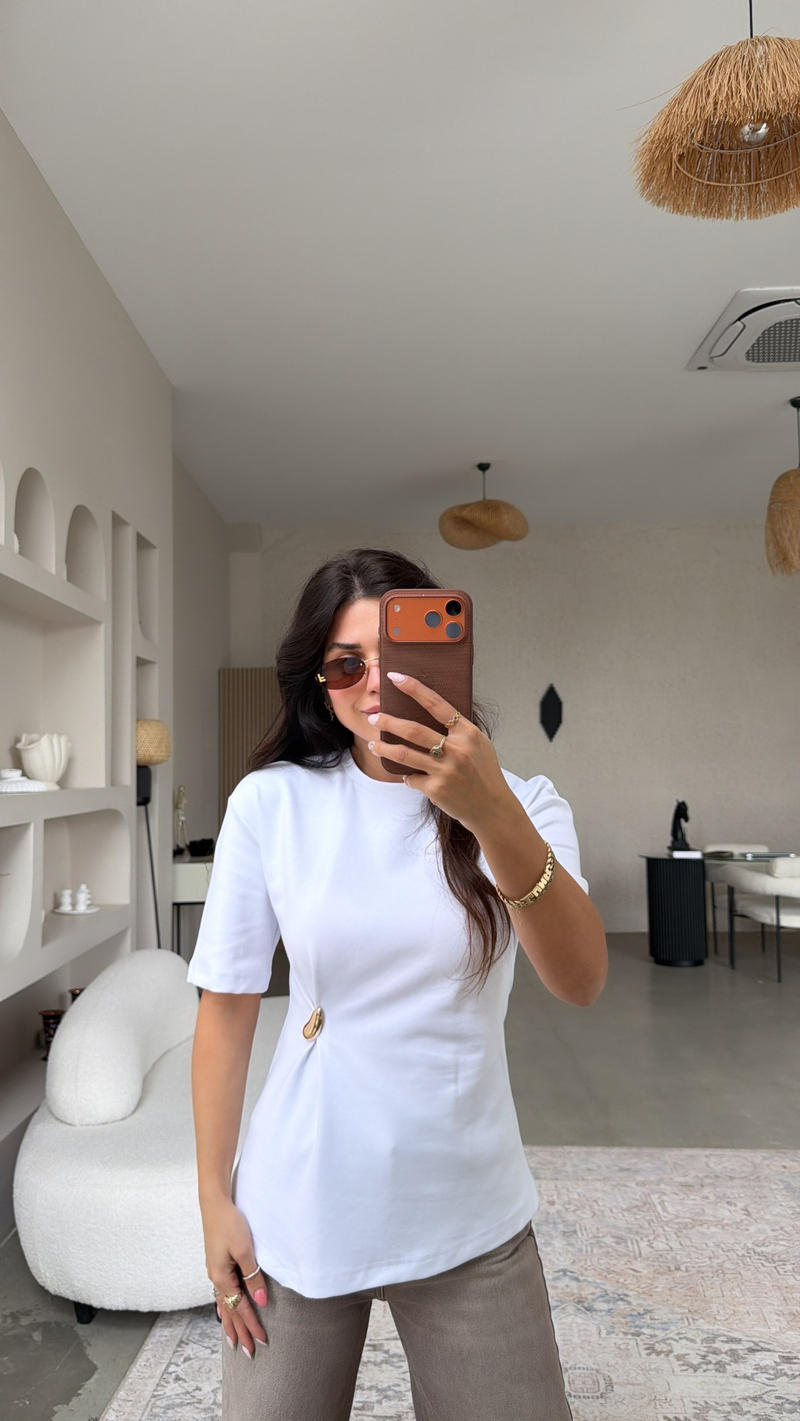 Beyaz Yan Aksesuarlı Dlv Tshirt
